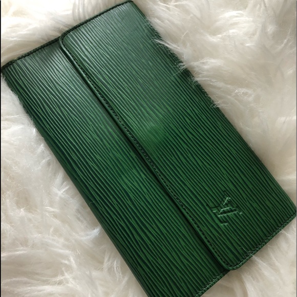 Louis Vuitton Handbags - Authentic Louis Vuitton international long Wallet